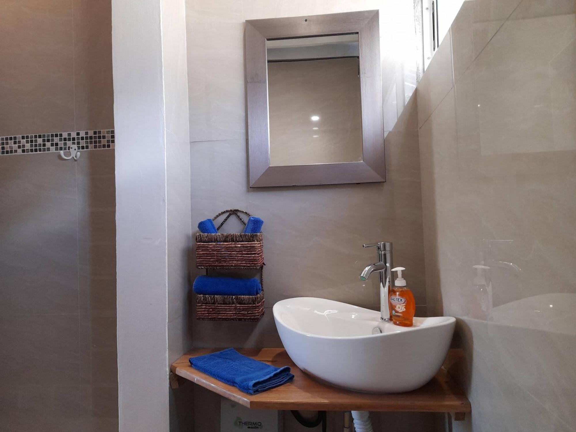 Casa Blanca Beachfront House With Shared Pool Access Pangea Lodge Manzanillo  Εξωτερικό φωτογραφία