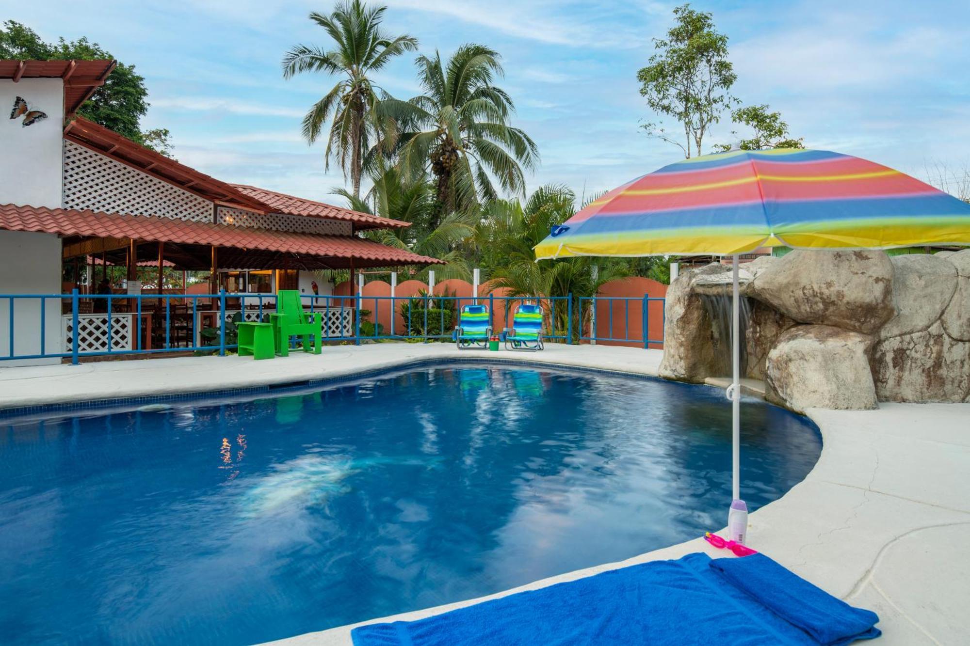 Casa Blanca Beachfront House With Shared Pool Access Pangea Lodge Manzanillo  Εξωτερικό φωτογραφία
