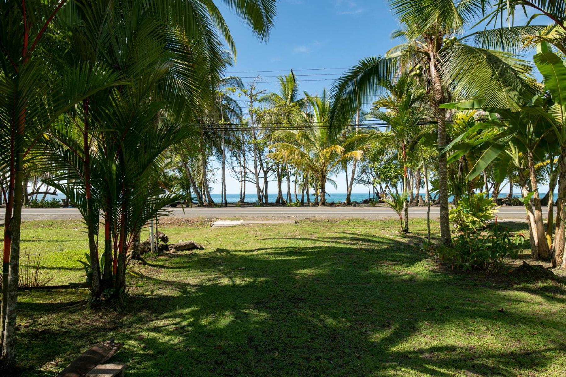 Casa Blanca Beachfront House With Shared Pool Access Pangea Lodge Manzanillo  Εξωτερικό φωτογραφία
