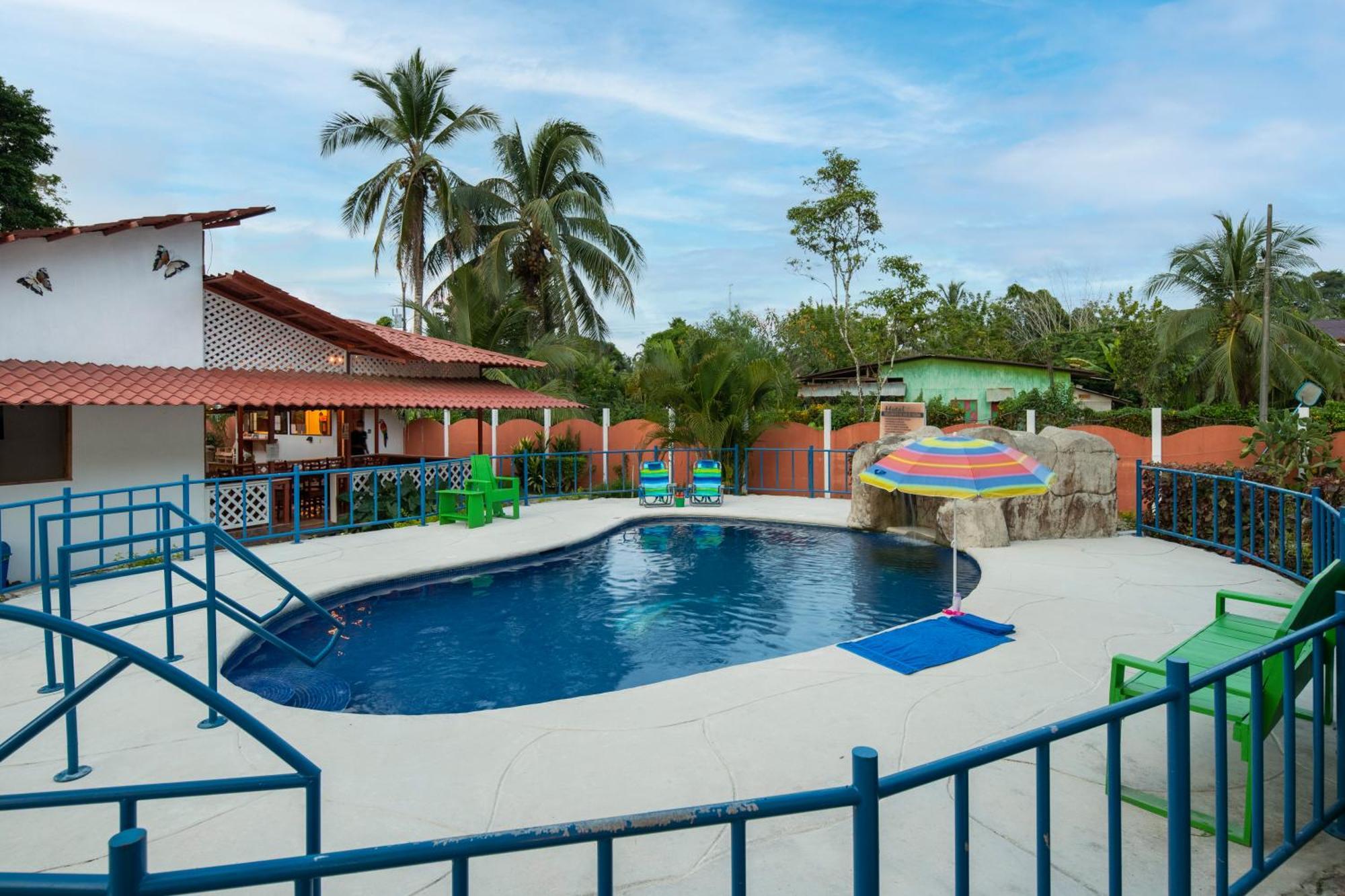 Casa Blanca Beachfront House With Shared Pool Access Pangea Lodge Manzanillo  Εξωτερικό φωτογραφία